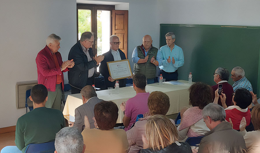 Respuesta ciudadana a la entrega en Cosgaya del título de «Escritor Vitalicio» a Francisco (Paquín) María De Marcos Alonso