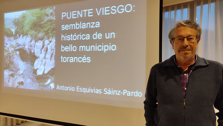 Presentación del libro de Antonio Esquivias sobre el municipio torancés de Puente Viesgo