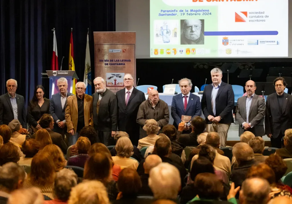 La Sociedad Cántabra de Escritores llena los escaparates con fragmentos de libros