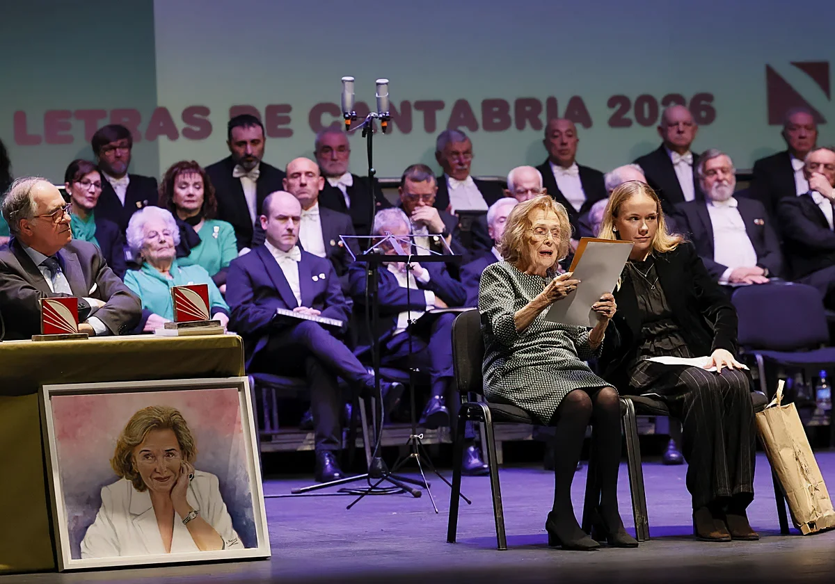 El «compromiso con la palabra» de Angelina Lamelas recibe la Estela de Oro